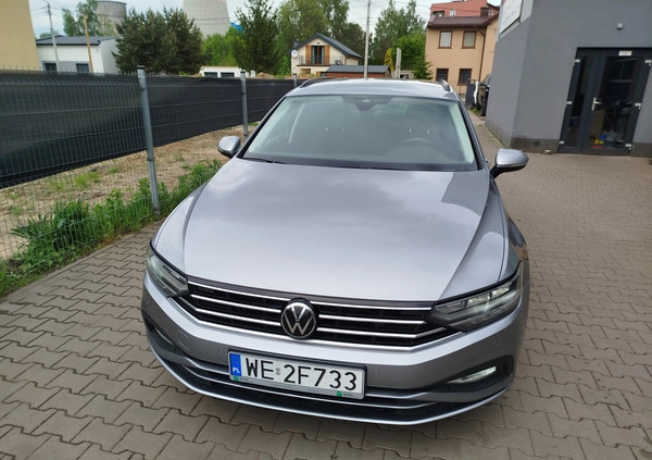 Volkswagen Passat cena 69900 przebieg: 160000, rok produkcji 2020 z Będzin małe 562